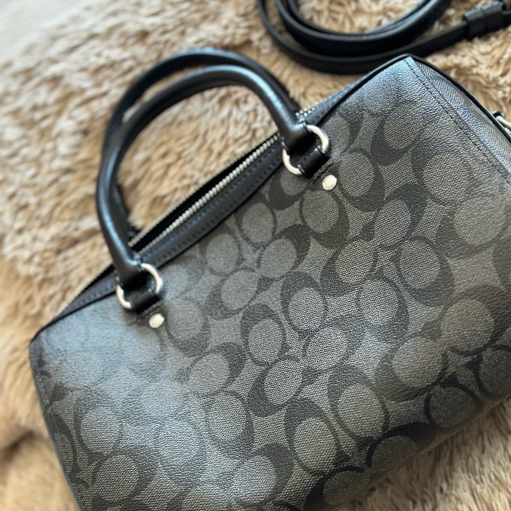 Coach Hand Bag - Picture 3 of 3